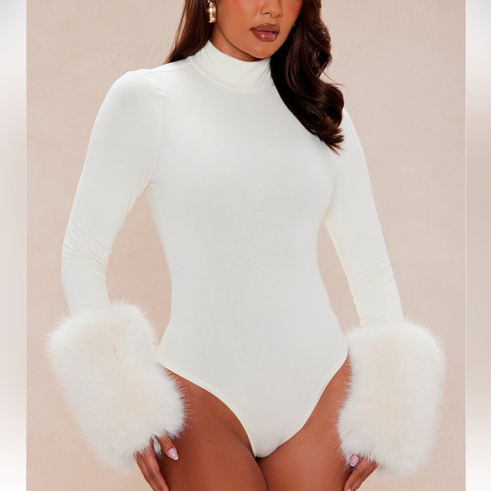 Elegant White Long Sleeve Bodysuit